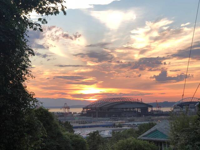 Craftsman home near Stadiums with stunning views gallery image 2