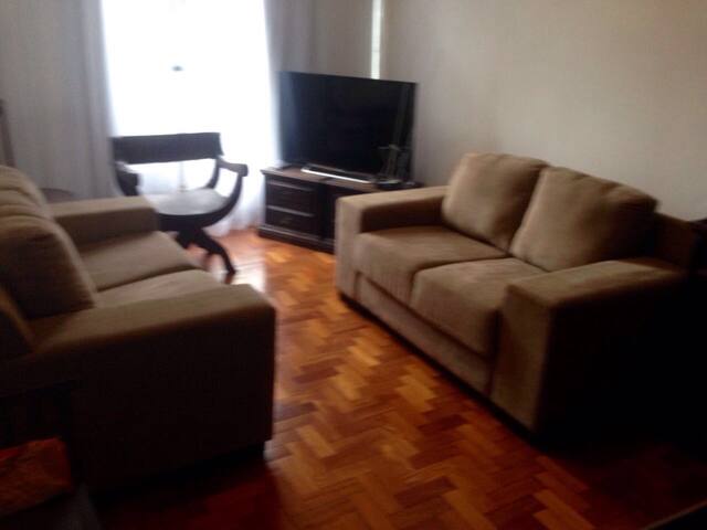 2 qts na Rua Dias Ferreira, no Leblon. Um bom apt. gallery image 3