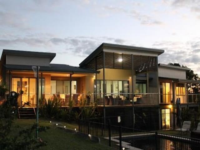 Pelican House - whole house, private, pool, views