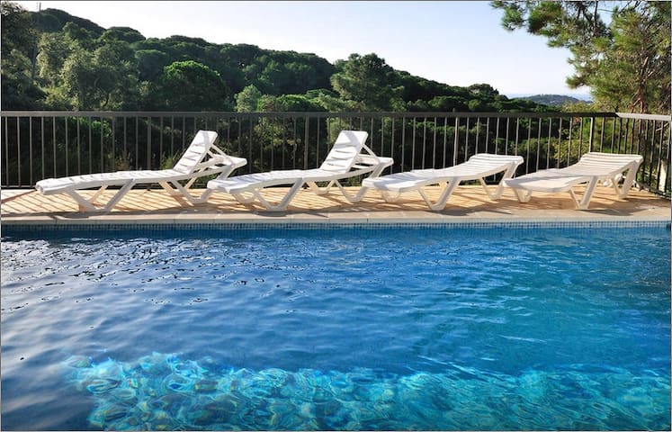 Cal Yayo – Beach, Private pool, BBQ+ WiFi