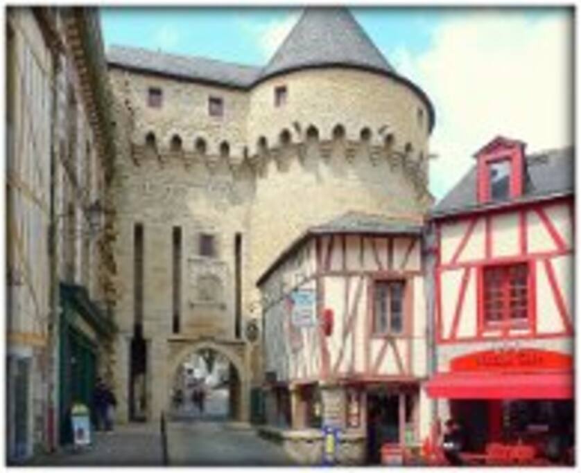 Porte Prison à 1 minute à pied