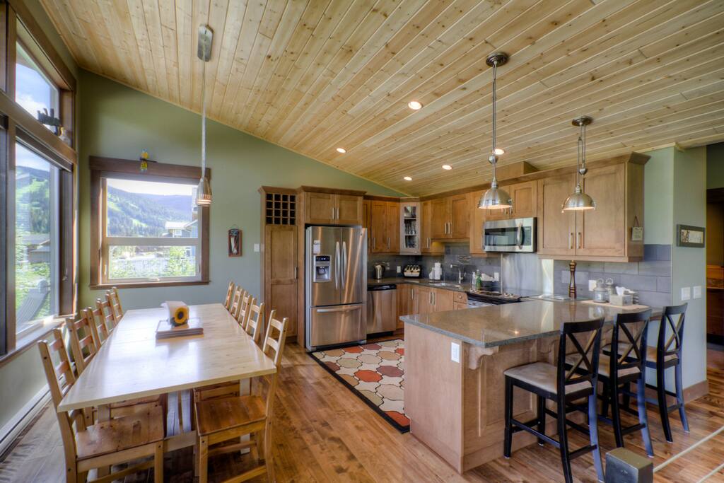 KItchen with seating for ten