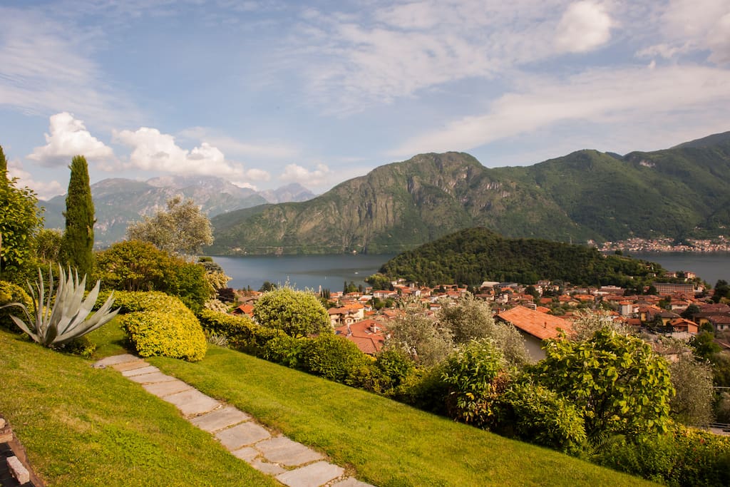 The Lake Como from the garden