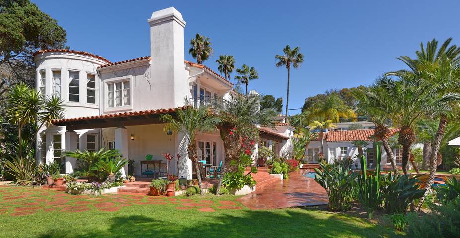 Glorious September Available!-Pool and Pizza Oven gallery image 3