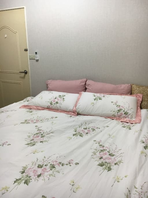 雙人床 Double Bed