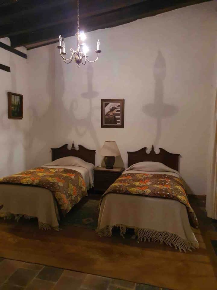 საძინებელი 1