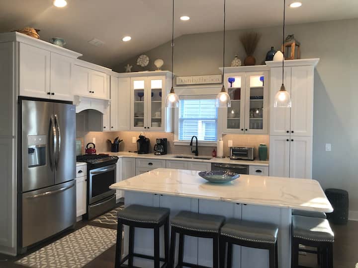 Upscale 8br 4bath  2 Kitchens -Downtown Asbury Ave - New Jersey