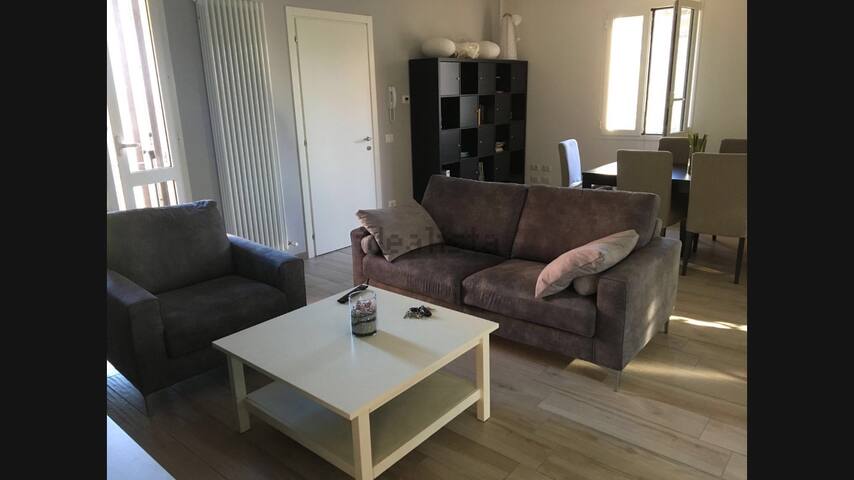 Ampio appartamento per lunghi periodi.