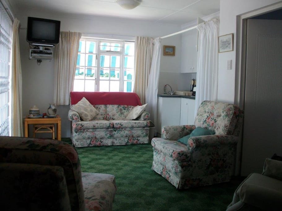 Lounge with kitchenette