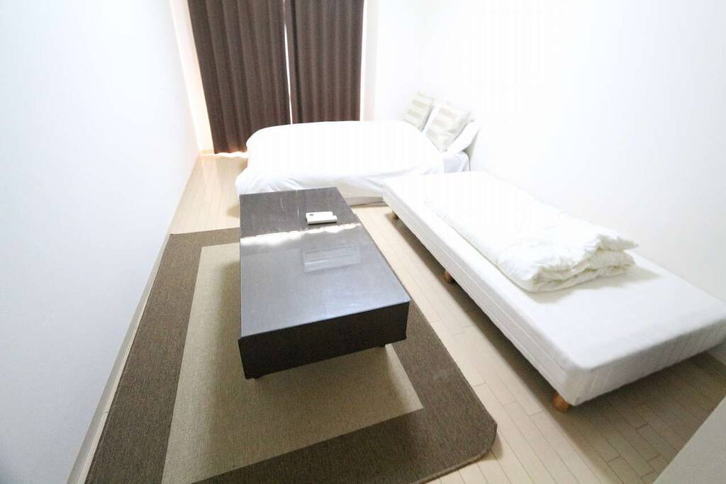 the whole room for 3 people