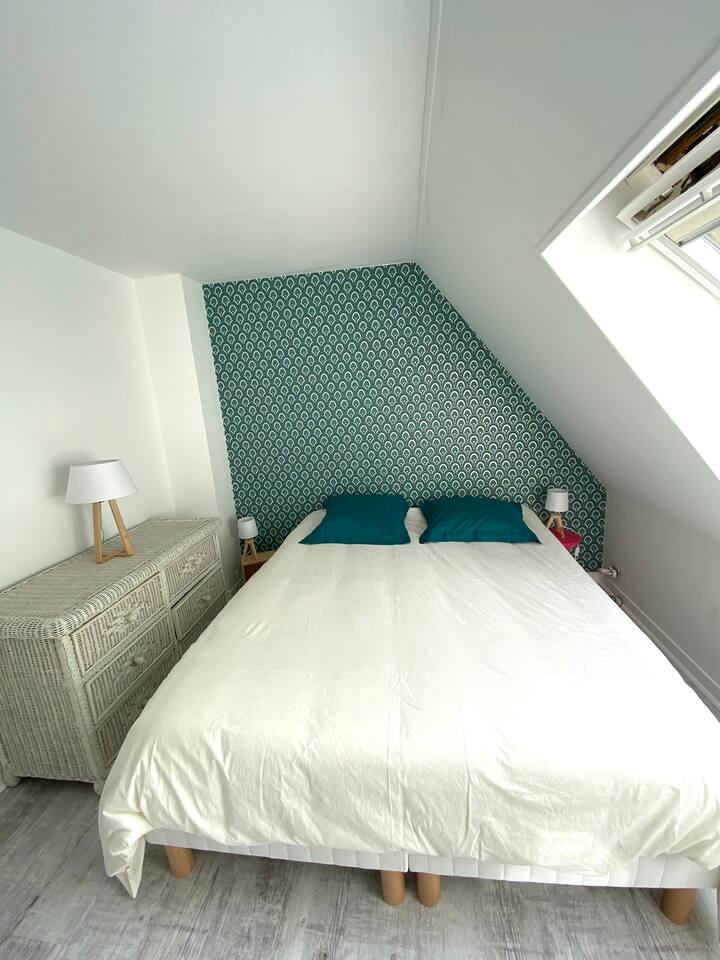 Საძინებელი 1
Მთავარი საძინებელი საწოლით 160 სმ