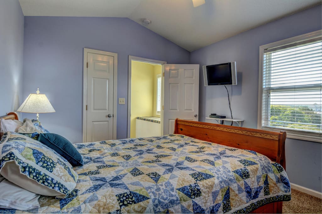 Bedroom 1 with QB (top floor)