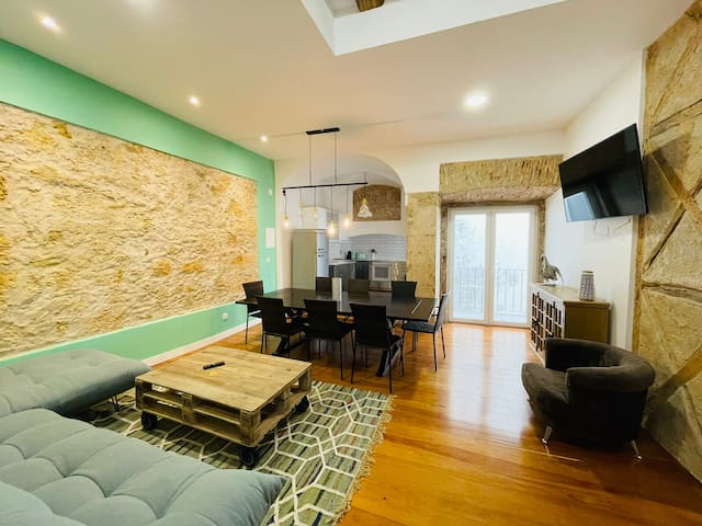 Spacious 3BD next to Time Out Market