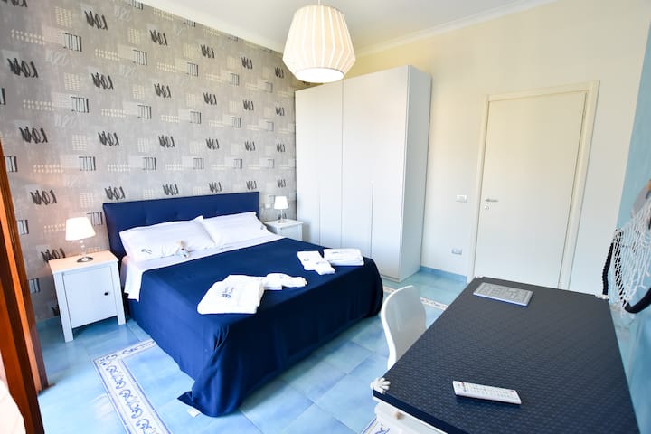 Prima camera da letto
