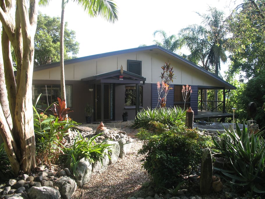 Welcome to 'Cockatoos Calling' where we wish you a memorable and relaxing stay.....
