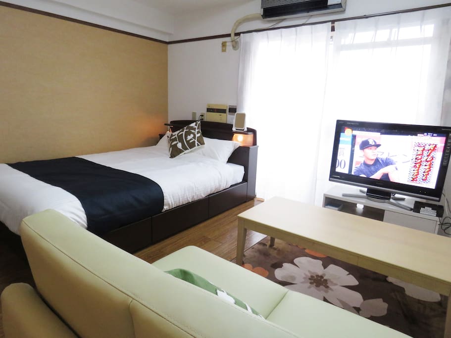 Guest of honor room (double bed 2,120 × 1,400) double sofa