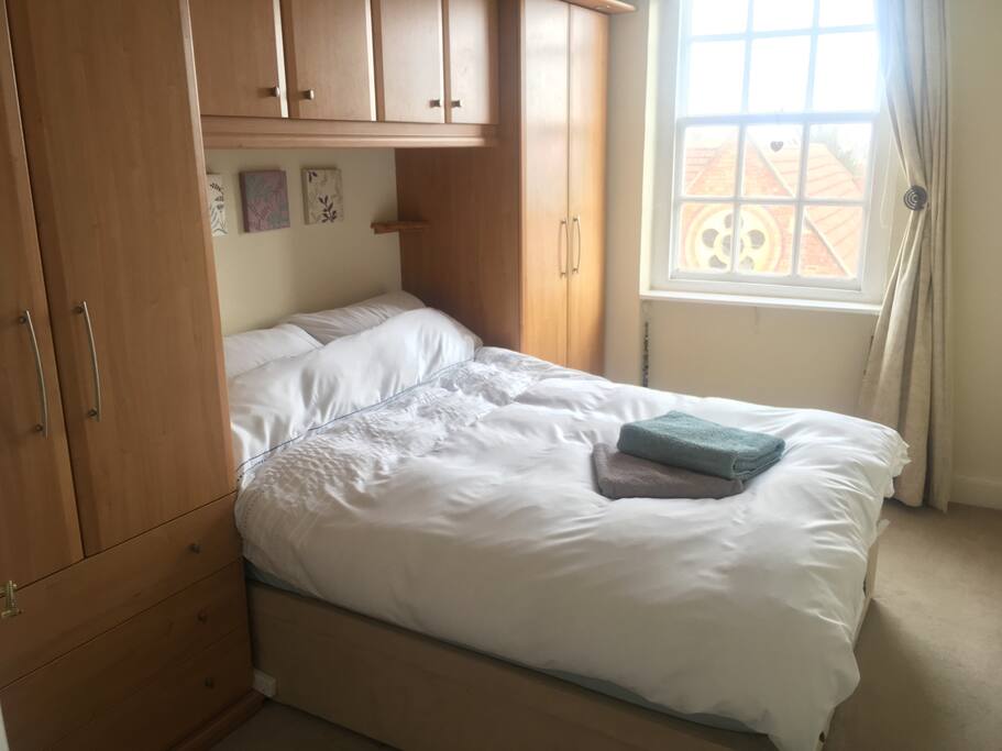 King size bed with electric blanket