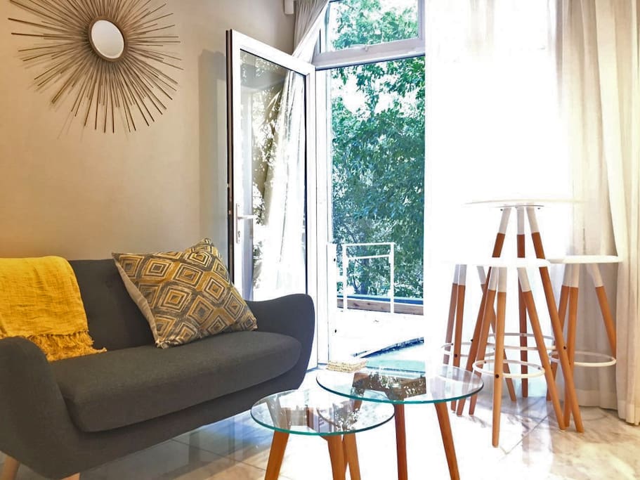 Loung to balcony
