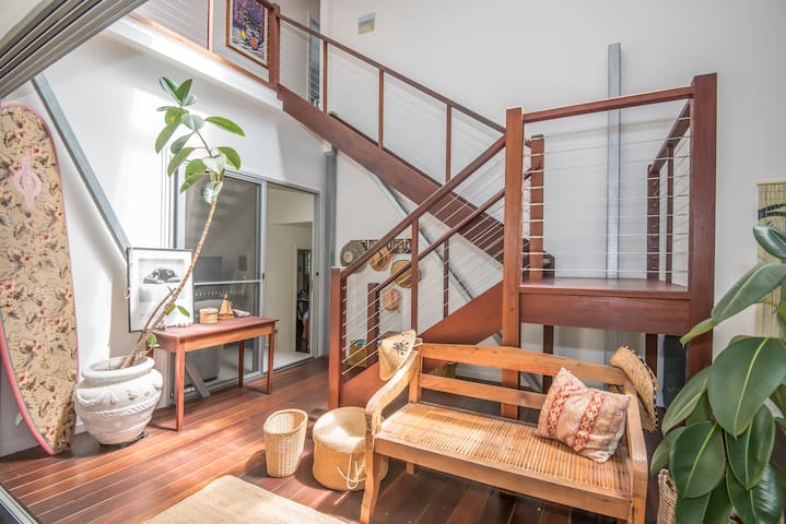 Sunshine Beach Tropical Resort Living gallery image 3