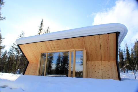 Villa Sivakka ❄ Lakeside Cabin with Amazing Views