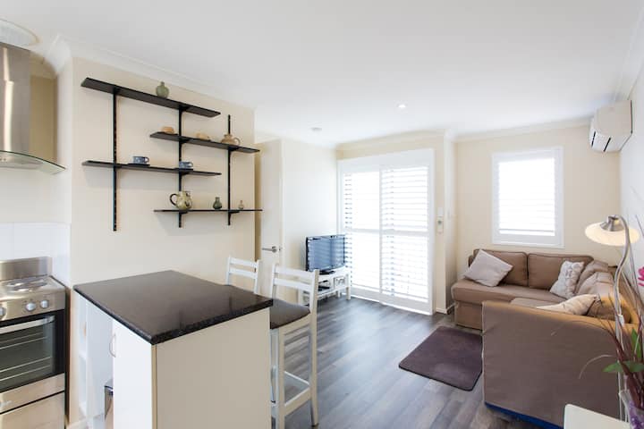 JOONDALUP CBD. Modern Apartment with everything ...