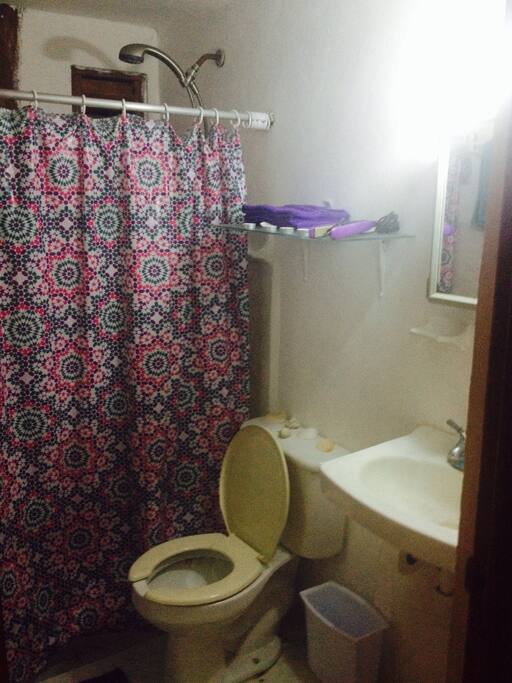 Baño completo / Bathroom