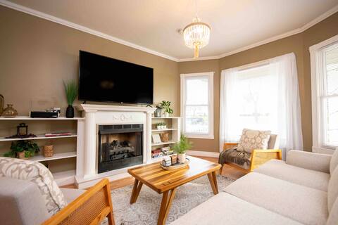 NEW! Beautiful 3 Bedrooom Home Near Downtown