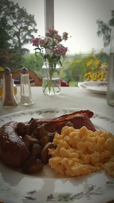 Breakfast options include Full cooked Aga breakfast, fruit, cereal, yoghurts, tea/coffee and toast
