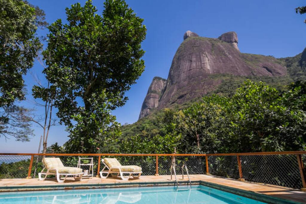 Pool view and Pedra da Gavea on the Back