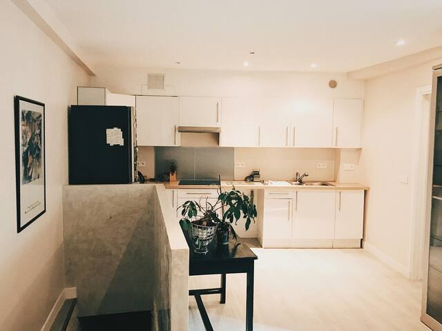 Beautiful cocoon near Eiffel Tower