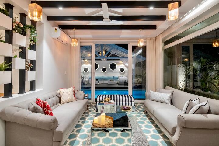 Living room image 7