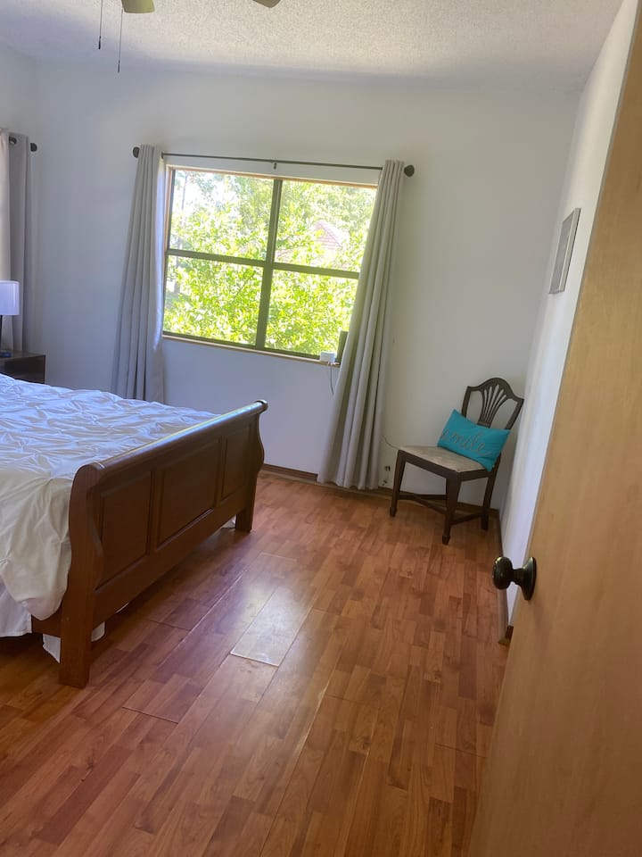 مدخل غرفة النوم الرئيسية