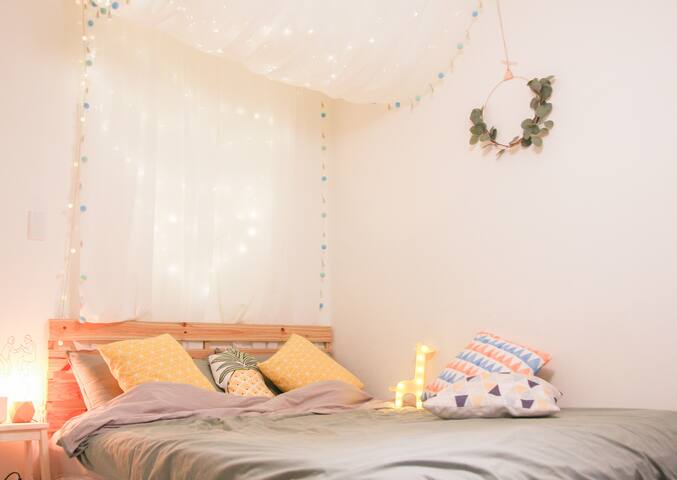 J1 House 位市中心/正興街/鄰近國華街/海安路/保安路/神農街/超讚房東「續住享優惠」