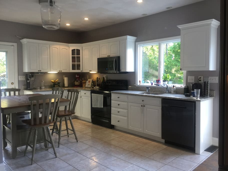 Recently renovated Kitchen includes Stove/Grill, combined over stove Microwave+grill, dishwasher, and fridge