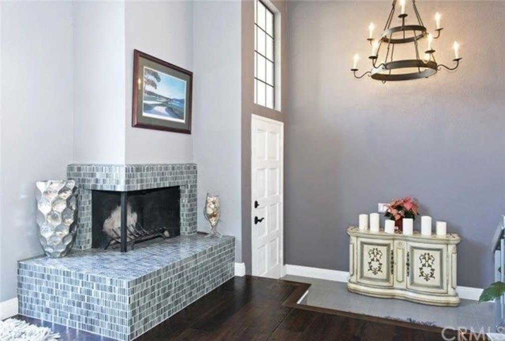 Classy Townhome in Irvine-Turtle Rock welcomes you to a wonderful and relaxing stay.