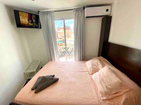 Apartment with terrace! Opposite the metro 422