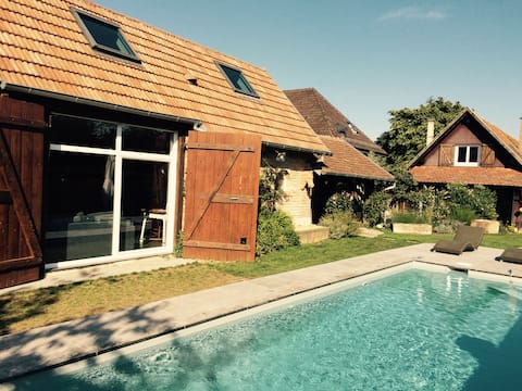 LE GITE DE NIOBE  quiet sunny in the village