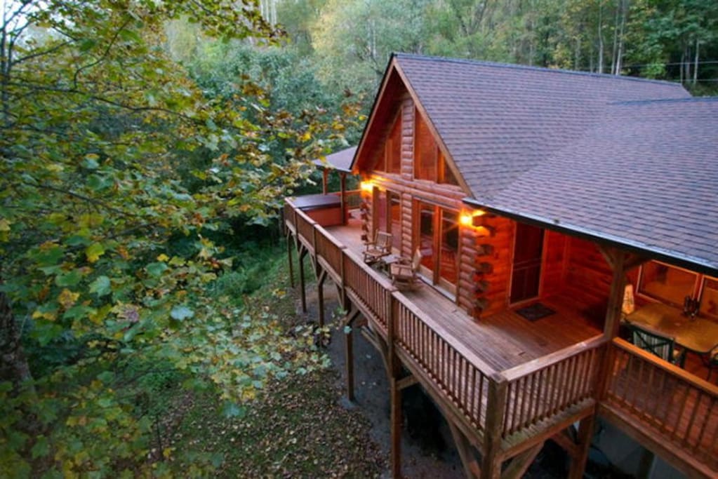 Eagle's Nest Mountain Refuge Chalets for Rent in Sylva, North
