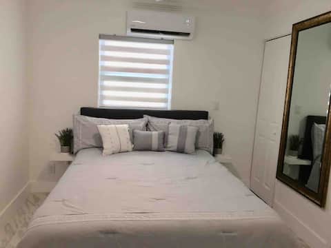 Estudio independiente a 4 millas del aeropuerto