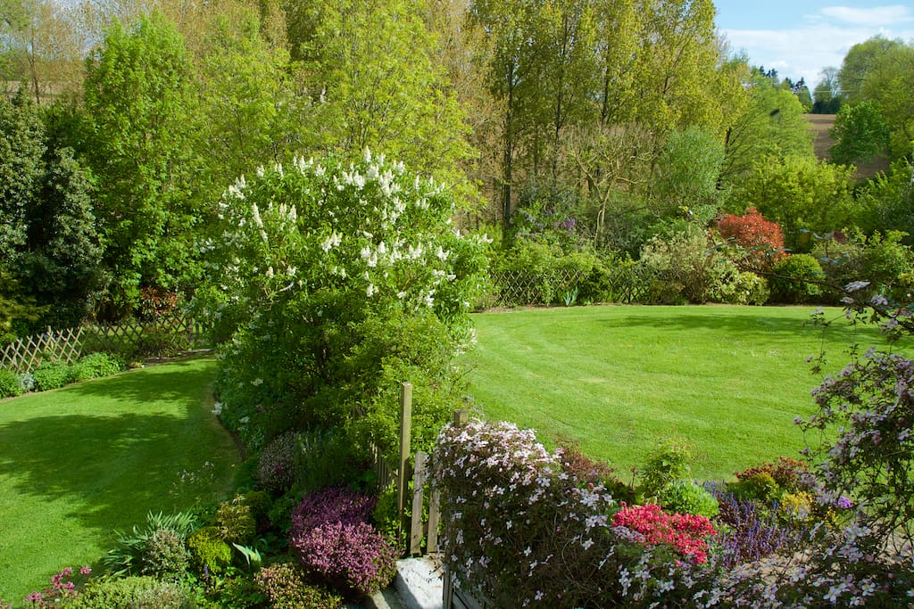 Vue imprenable sur les jardins et le vallon