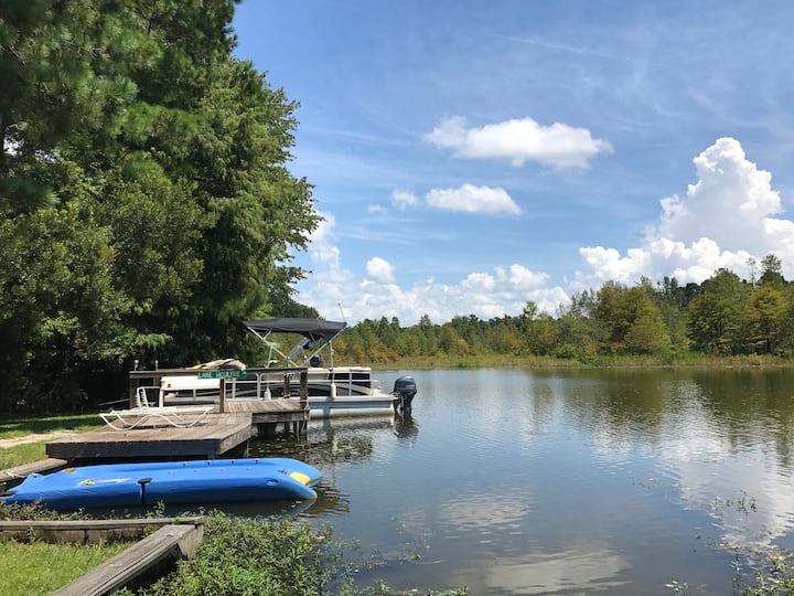 Lake House on the Water with Boat Ramp! Houses for Rent in Bonneau