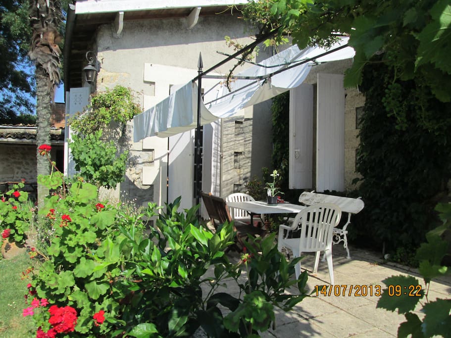 la terrasse et son velum
