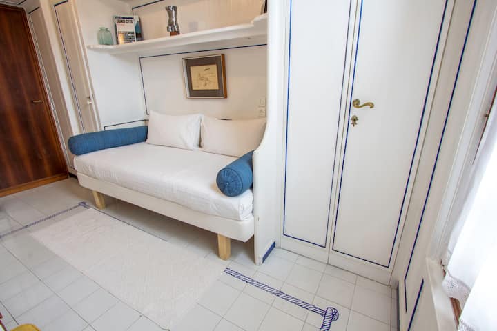 The single bedroom
