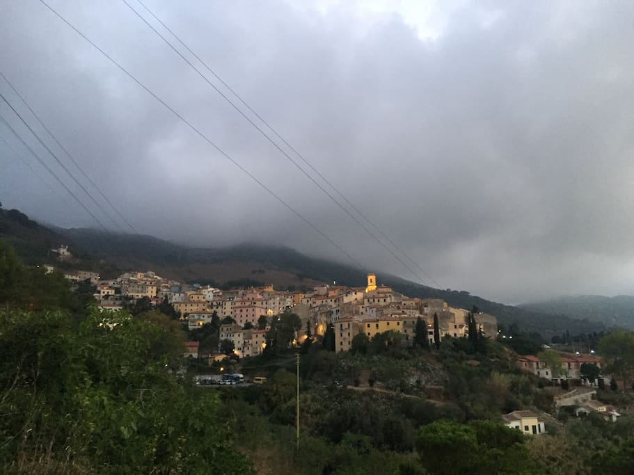 Nuvole su Rio Elba