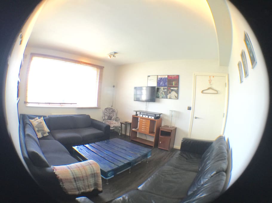 Lounge, fisheye, from back