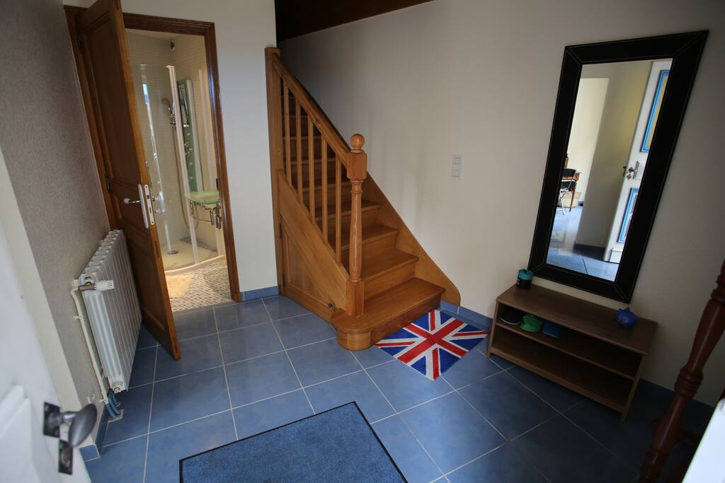 Entrée rez-de-chaussée / Entry ground floor