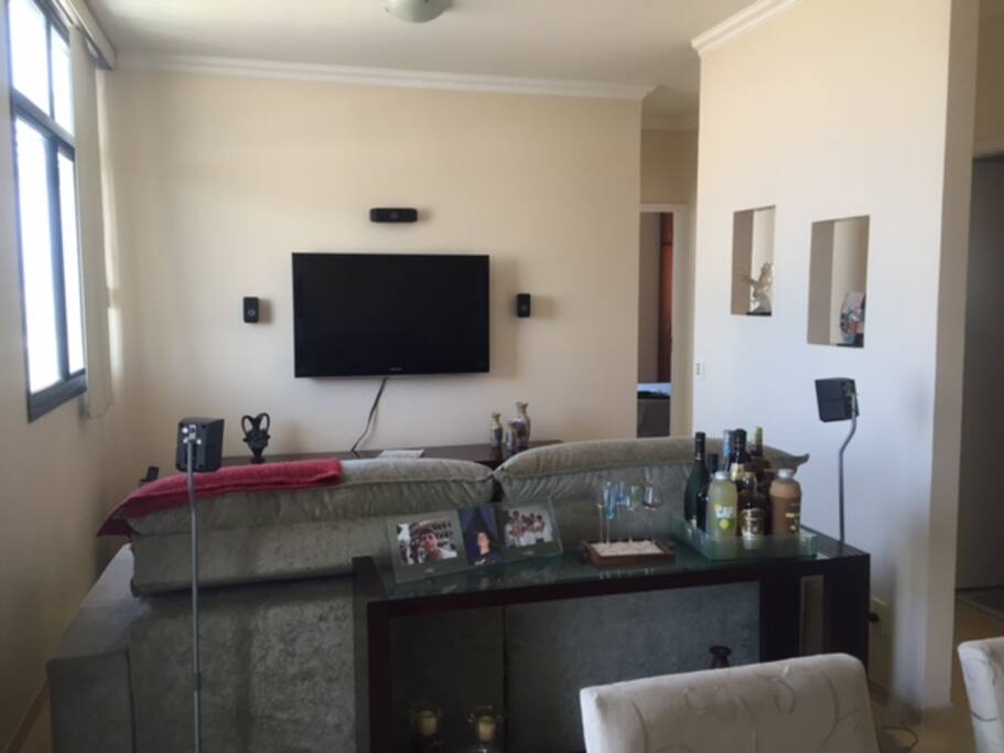 Dining room and Living room equipped with Tv, cable , blu-ray and amplifier