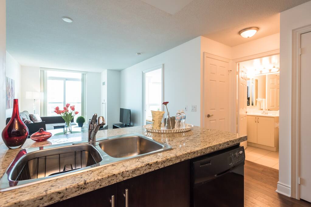 Room For Rent Near Finch Subway Station Room For Rent Near Finch Subway Station