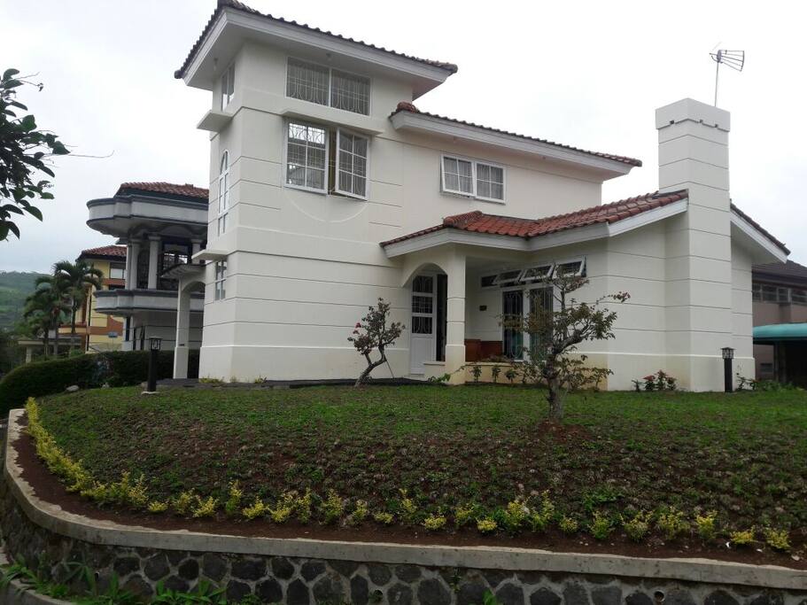 villa kota bunga M3 PUNCAK JAMILA Villas for Rent in Cipanas, Jawa Barat, Indonesia villa kota bunga M3 PUNCAK JAMILA Villas for Rent in Cipanas, Jawa Barat, Indonesia
