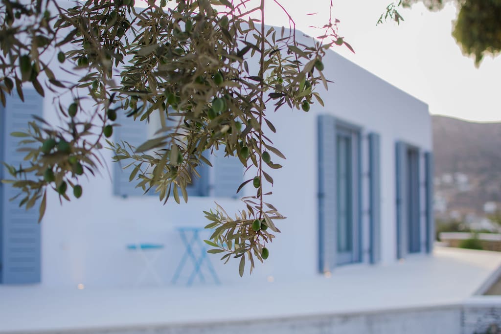 Cycladic House, Newly Built in 2017. Enjoy your privacy and a touch of luxury at affordrable price. Boutique Stay